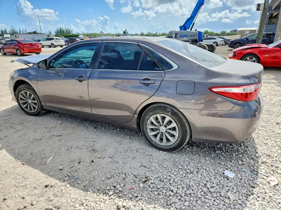 2017 TOYOTA CAMRY LE 2
