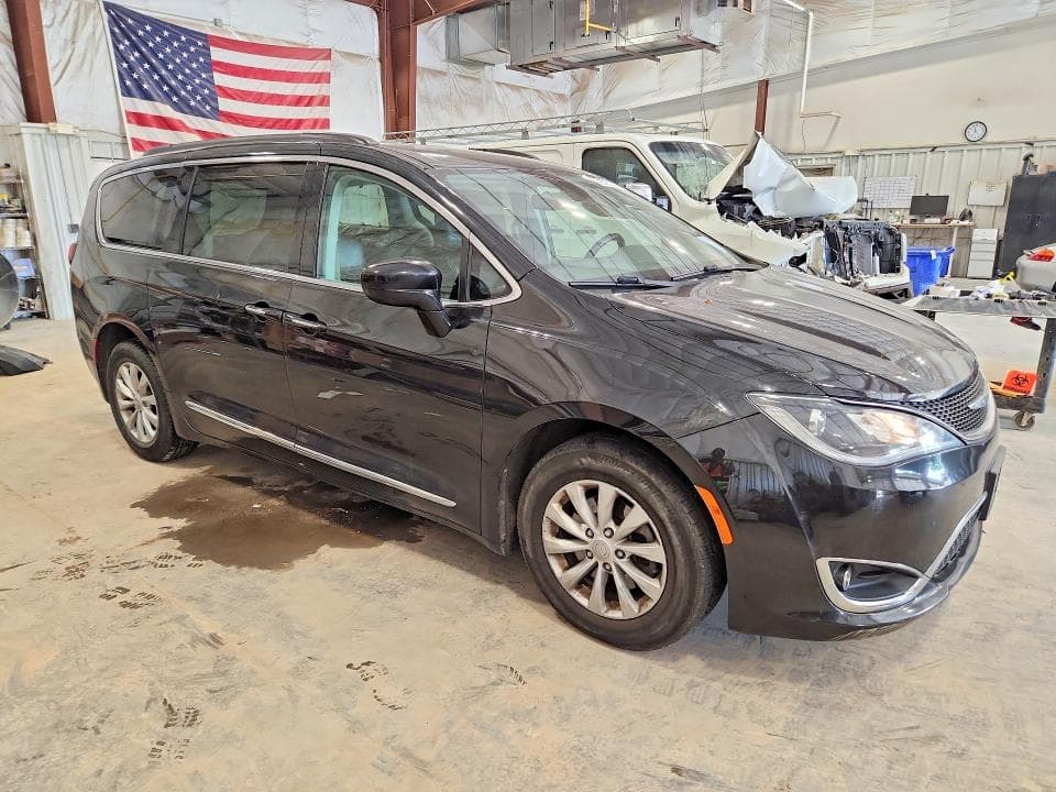 2017 CHRYSLER PACIFICA TOURING L 4