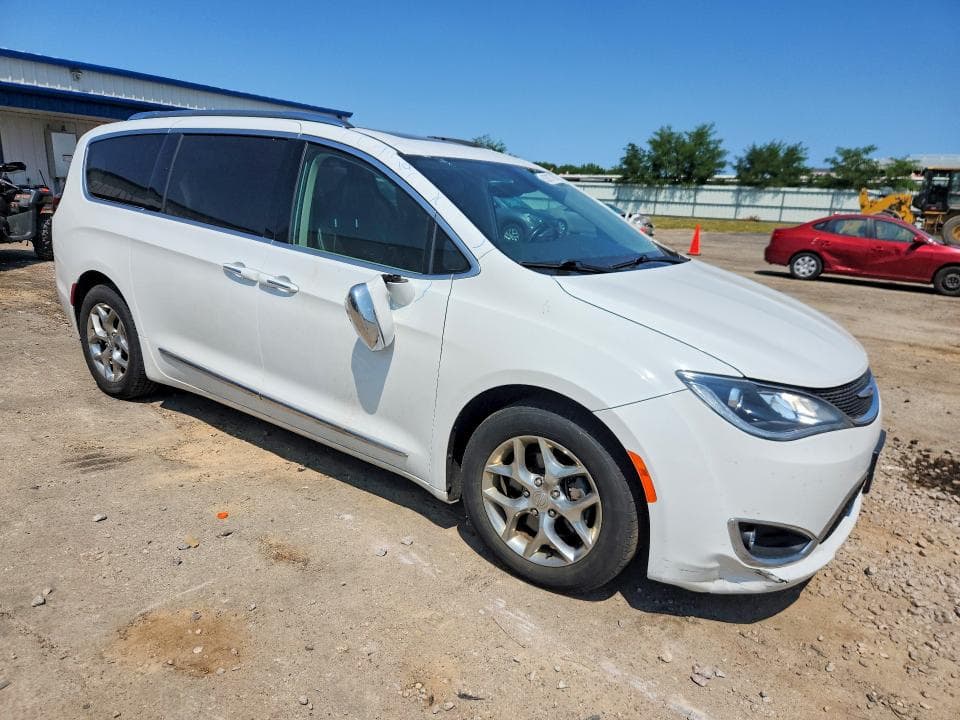 2019 CHRYSLER PACIFICA LIMITED 4