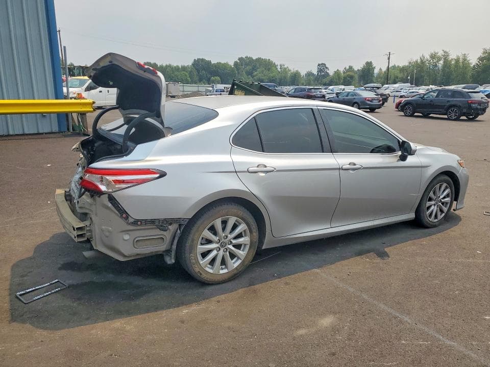 2018 TOYOTA CAMRY LE 3