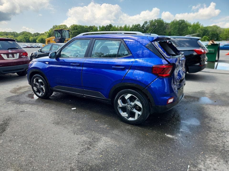 2023 HYUNDAI VENUE SEL 2
