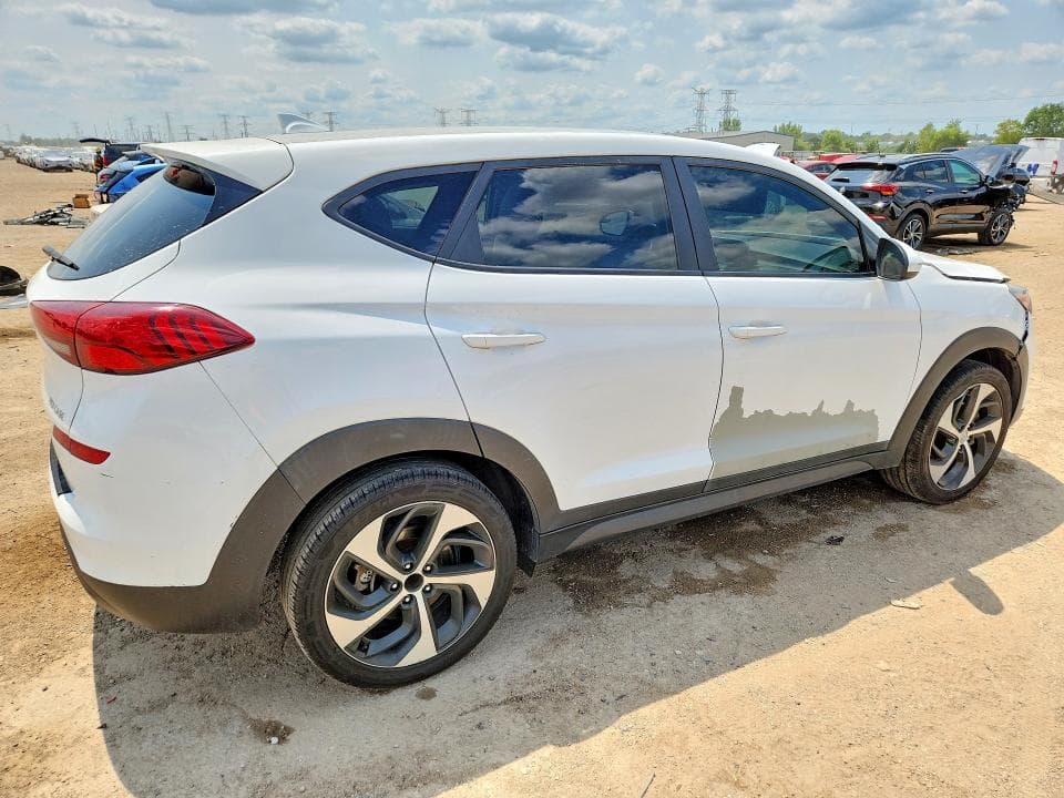 2020 HYUNDAI TUCSON SE 3