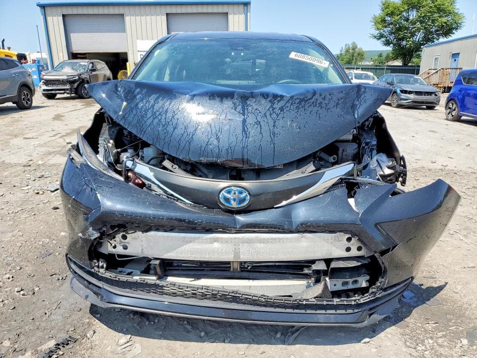 2021 TOYOTA SIENNA LE 5