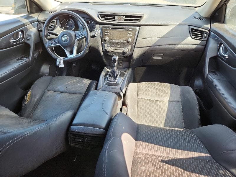 2017 NISSAN ROGUE SV 8