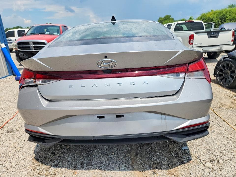 2022 HYUNDAI ELANTRA SE 6