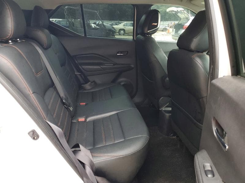 2019 NISSAN KICKS SR 10