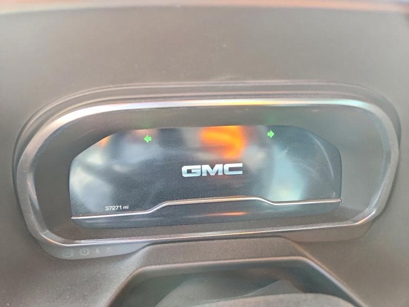 2024 GMC YUKON SLE 9