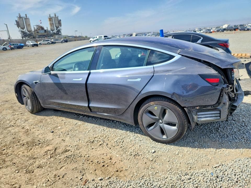 2018 TESLA MODEL 3 2
