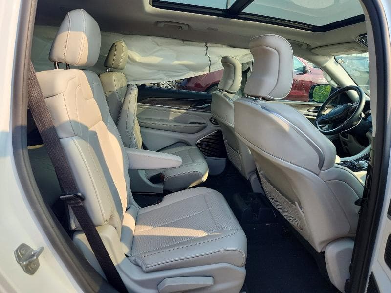 2021 JEEP GRAND CHEROKEE L OVERLAND 11