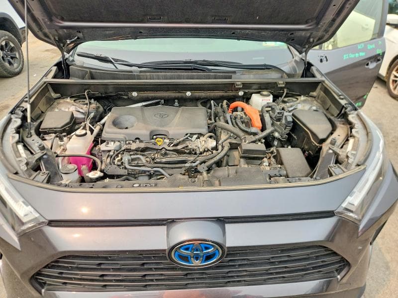 2024 TOYOTA RAV4 HYBRID XLE 12