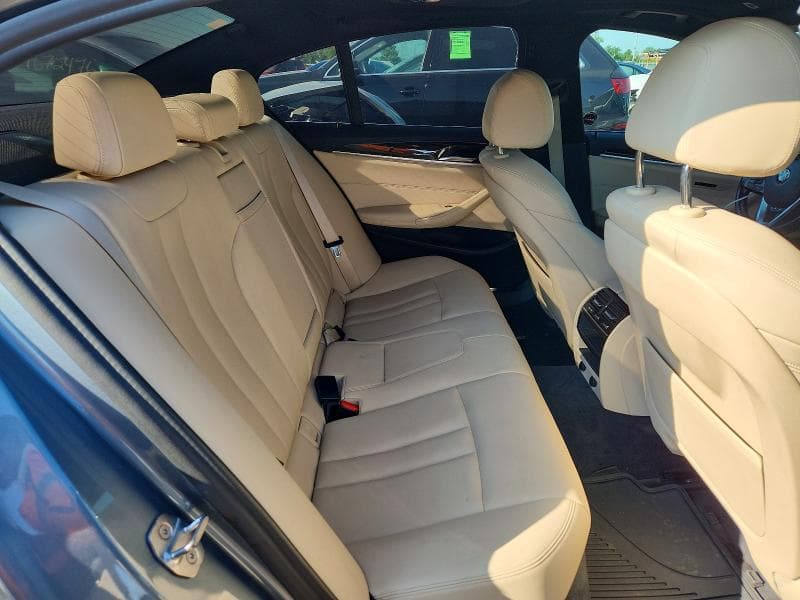 2019 BMW 530 XI 10