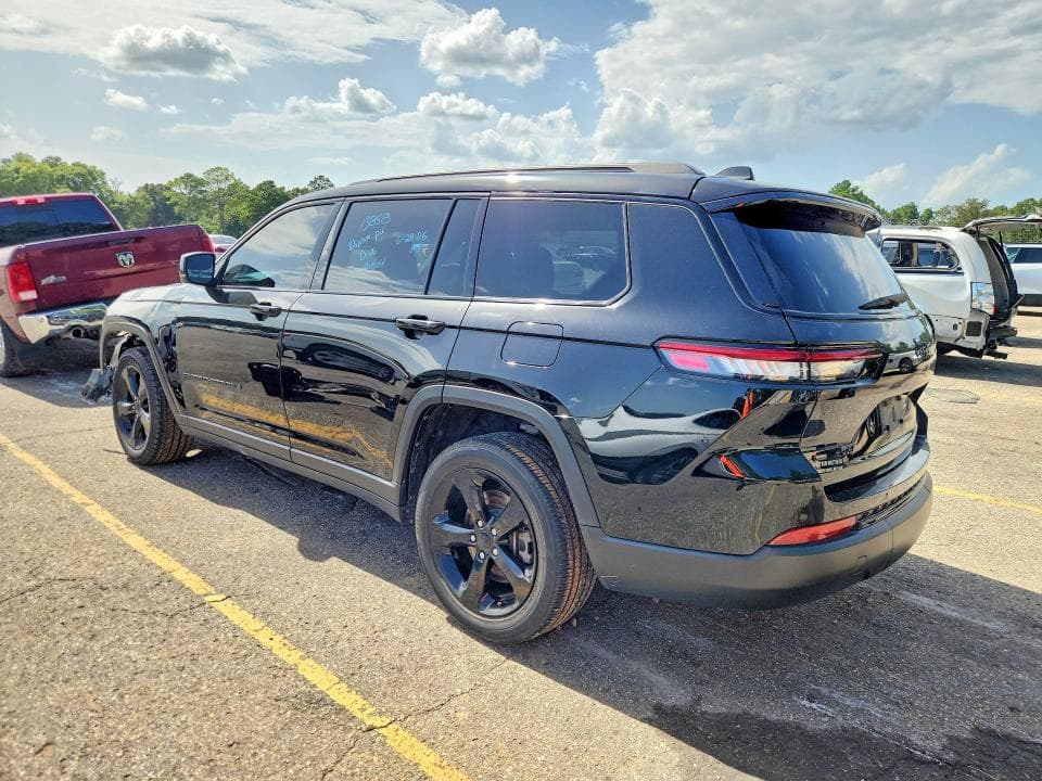 2023 JEEP GRAND CHEROKEE L LAREDO 2
