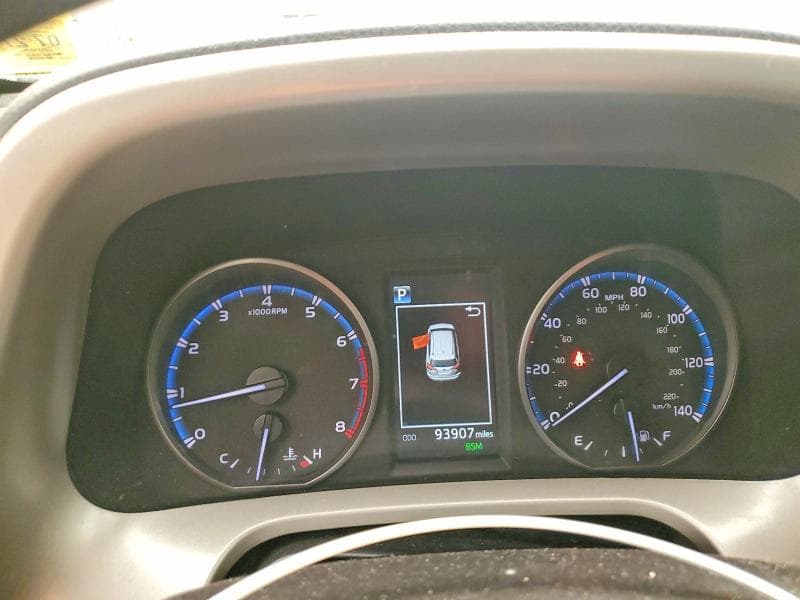 2018 TOYOTA RAV4 XLE 9
