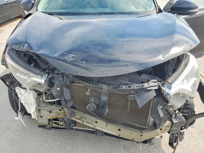 2018 TOYOTA RAV4 XLE 12