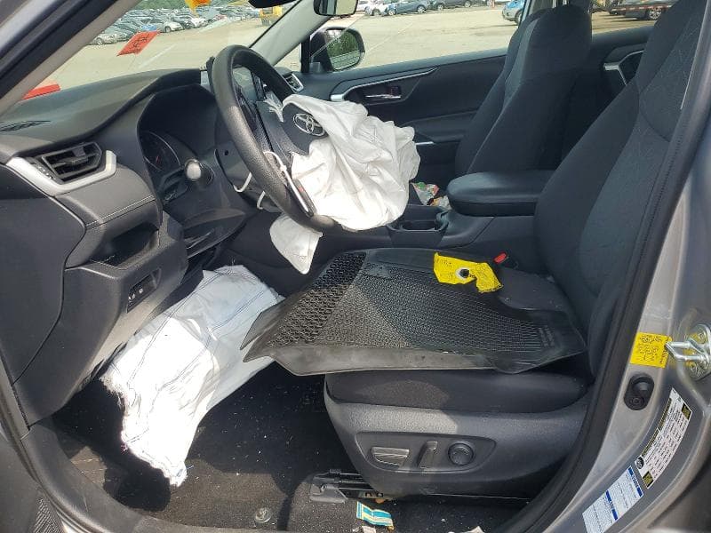 2021 TOYOTA RAV4 XLE 7