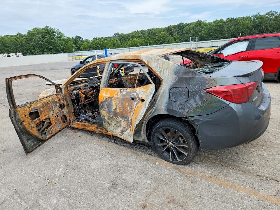 2017 TOYOTA COROLLA SE 2