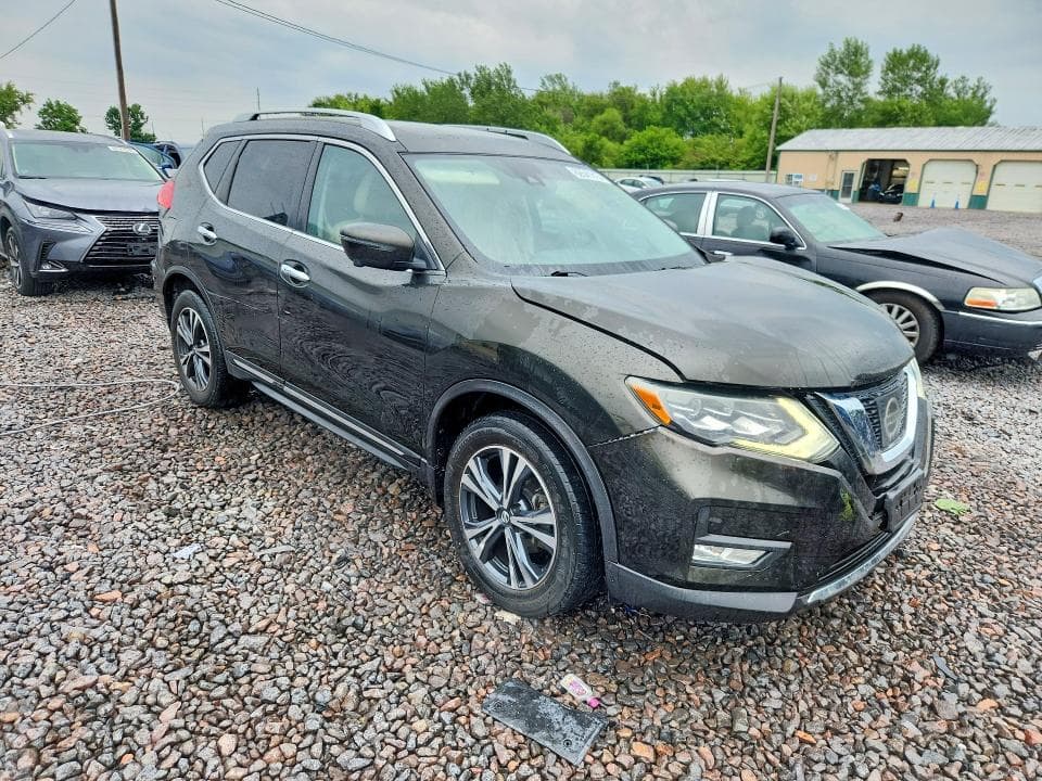2017 NISSAN ROGUE SL 4