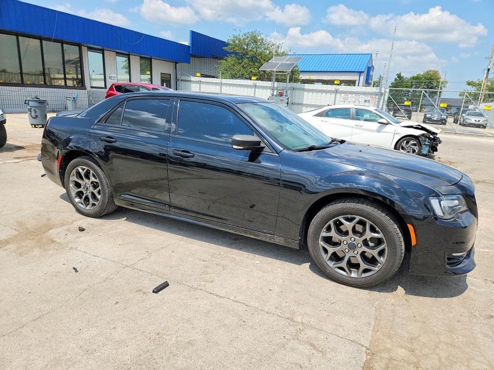 2017 CHRYSLER 300 S 4