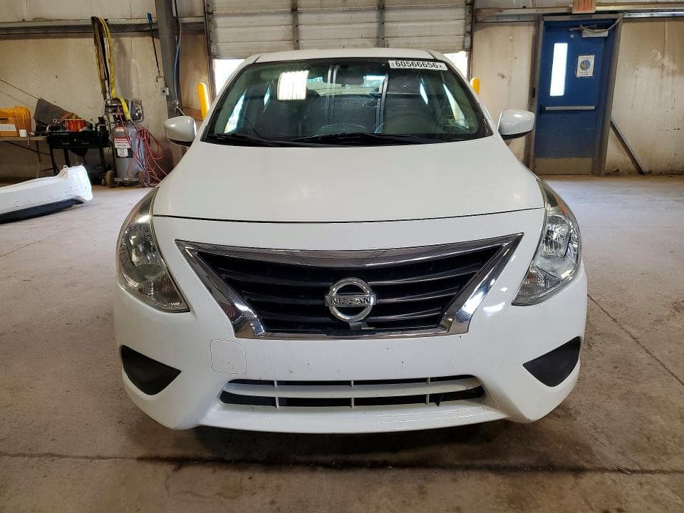 2017 NISSAN VERSA 1.6 SV 5