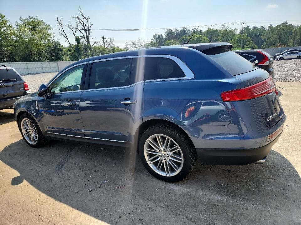 2019 LINCOLN MKT 2