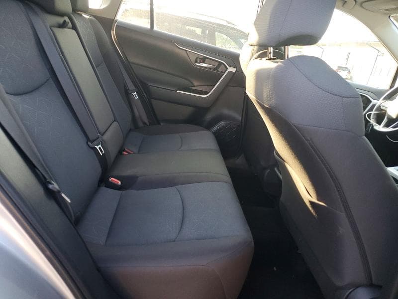 2025 TOYOTA RAV4 XLE 11