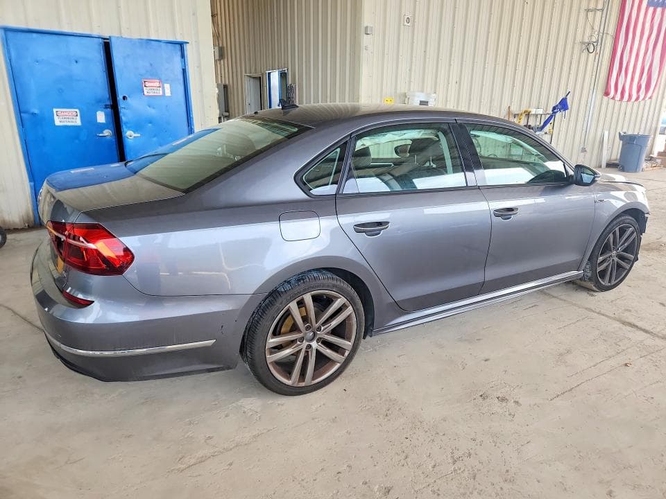 2018 VOLKSWAGEN PASSAT S 3