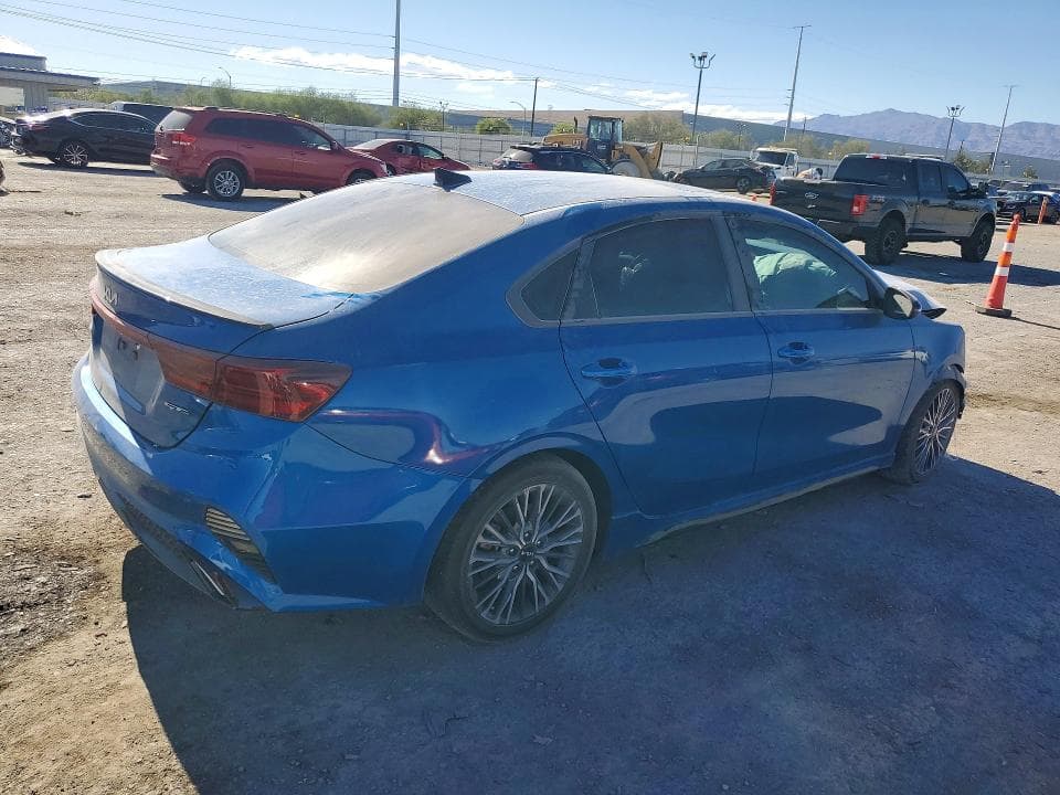 2022 KIA FORTE GT LINE 3