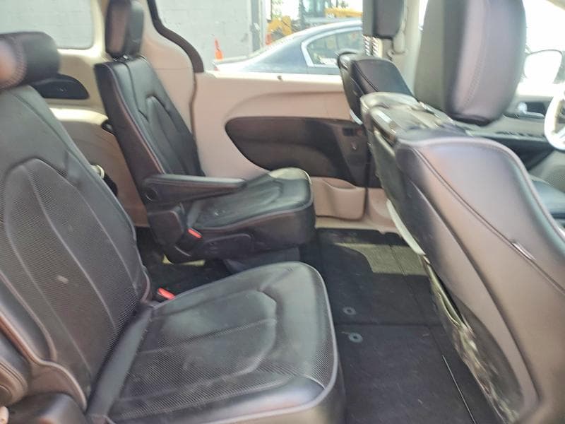 2017 CHRYSLER PACIFICA LIMITED 11