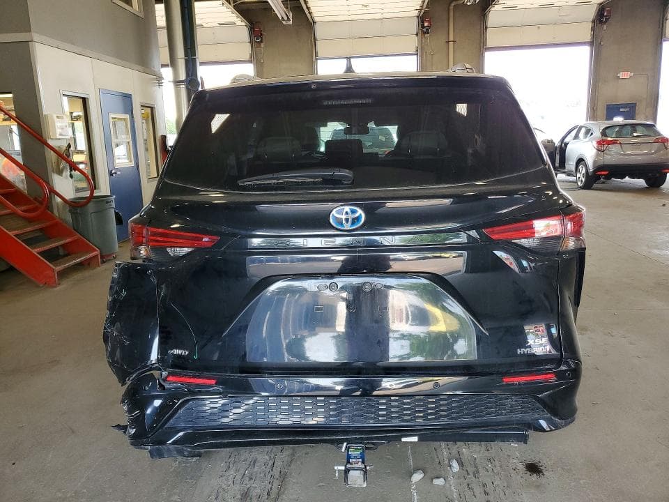 2024 TOYOTA SIENNA XSE 6