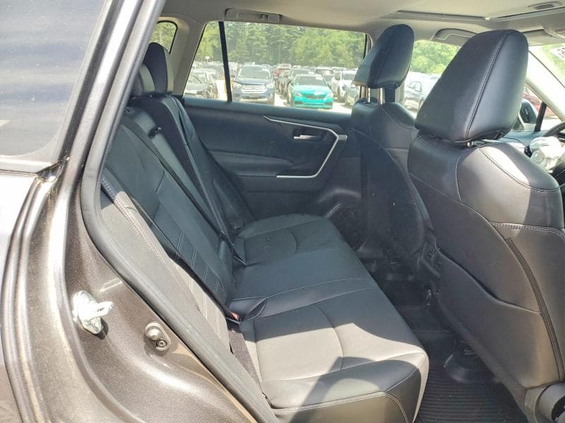 2022 TOYOTA RAV4 XLE PREMIUM 11