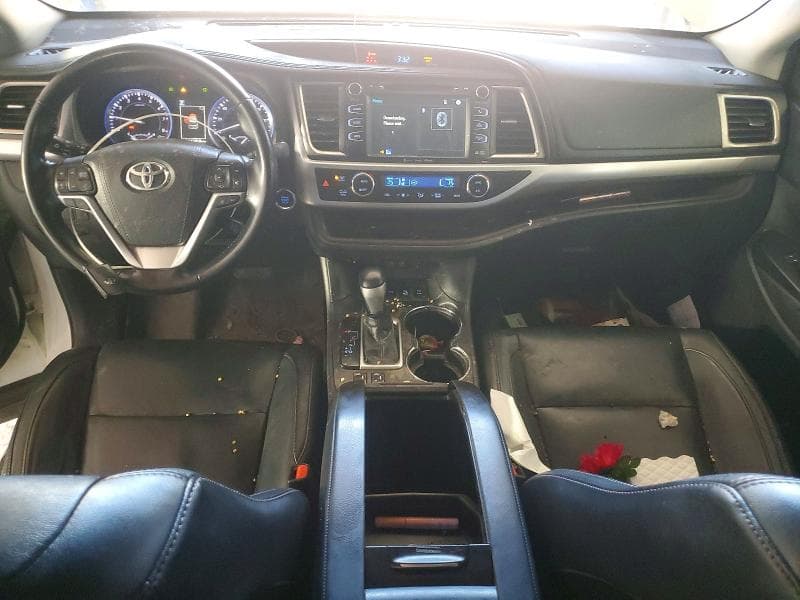 2017 TOYOTA HIGHLANDER XLE 8