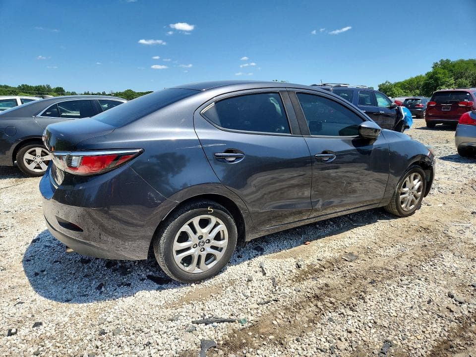 2017 TOYOTA YARIS IA BASE 3