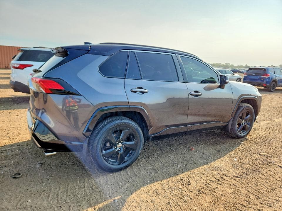 2020 TOYOTA RAV4 XSE 3