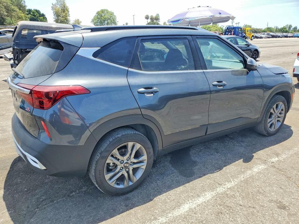 2021 KIA SELTOS S 3