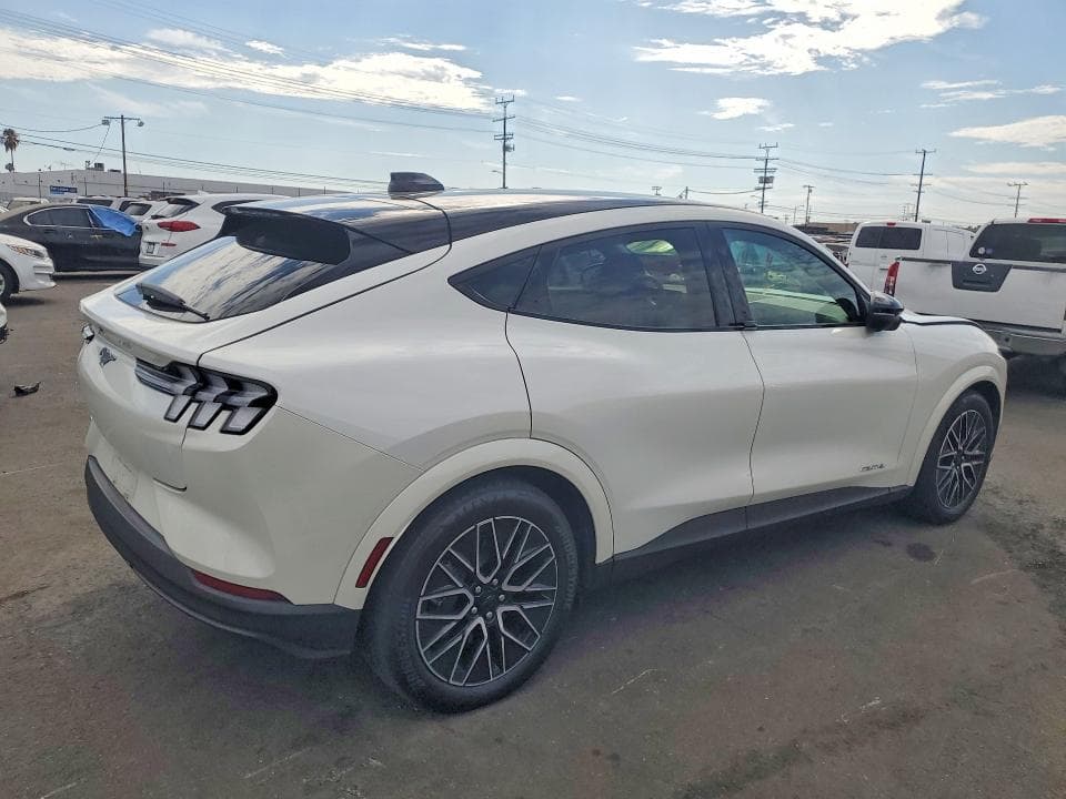 2025 FORD MUSTANG MACH-E PREMIUM 3