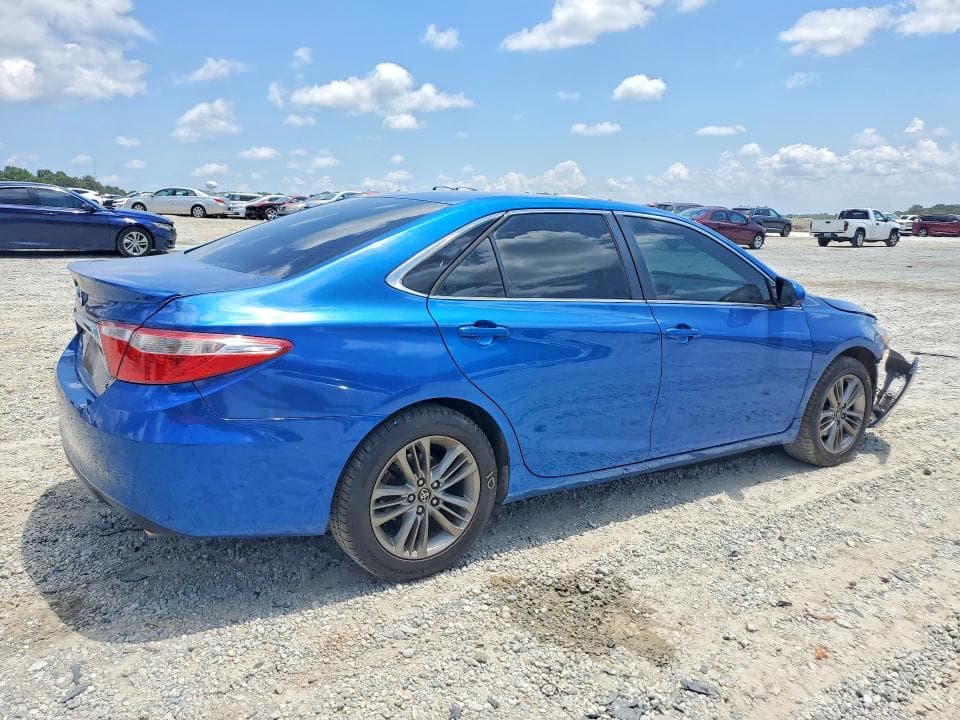 2017 TOYOTA CAMRY SE 3