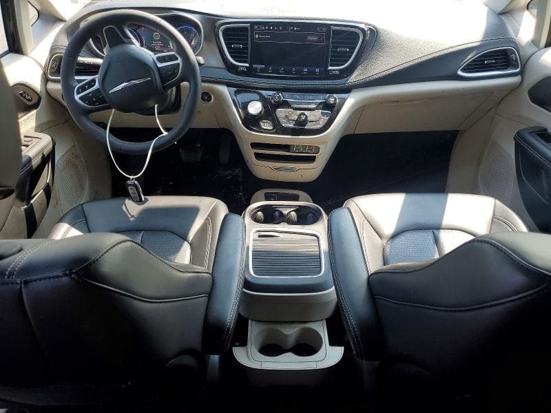 2024 CHRYSLER PACIFICA TOURING L 8