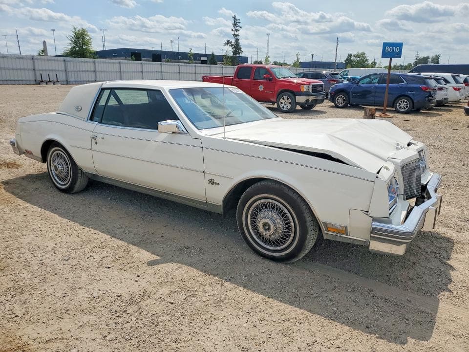 1981 BUICK RIVIERA 4
