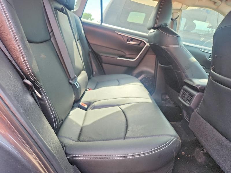 2025 TOYOTA RAV4 HYBRID XLE 11
