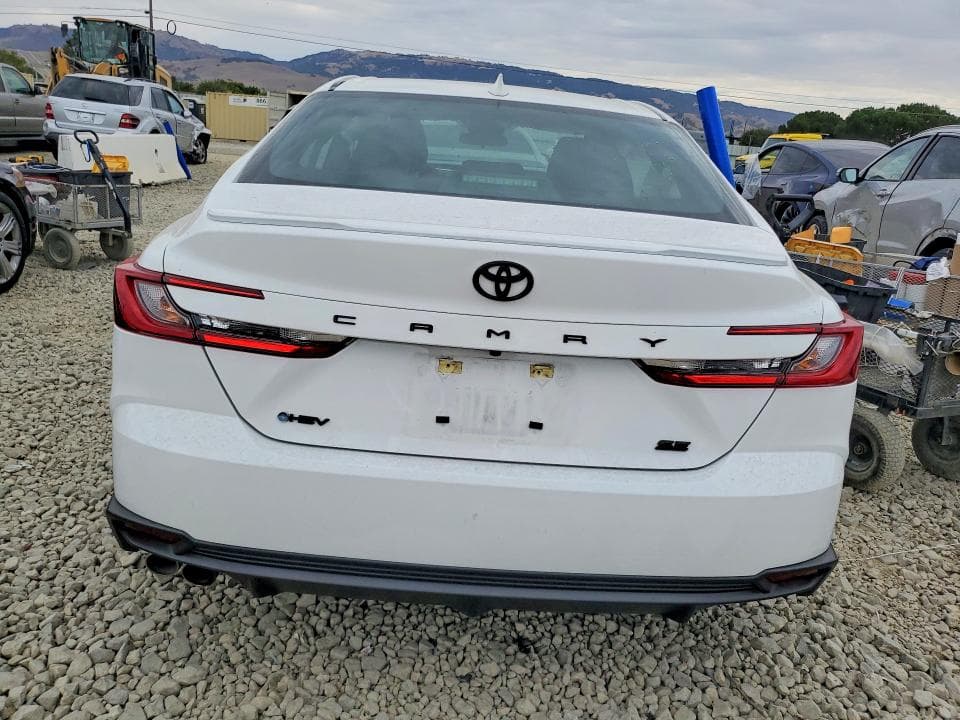 2025 TOYOTA CAMRY SE 6