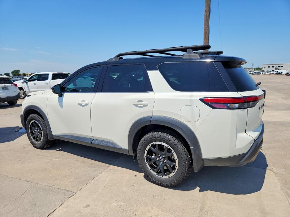 2023 NISSAN PATHFINDER SV 2