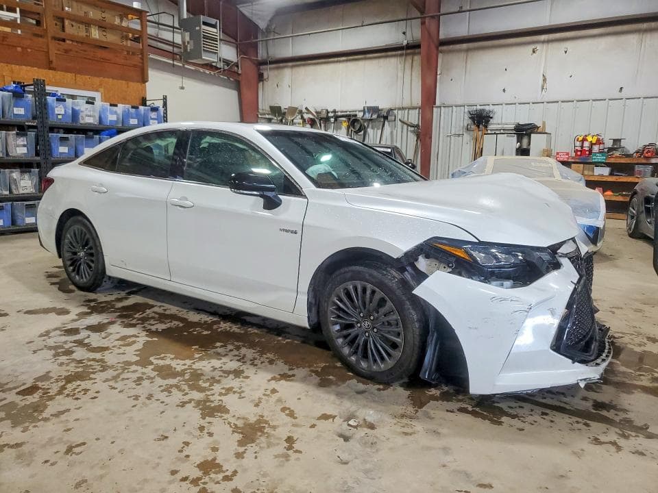 2020 TOYOTA AVALON XSE 4