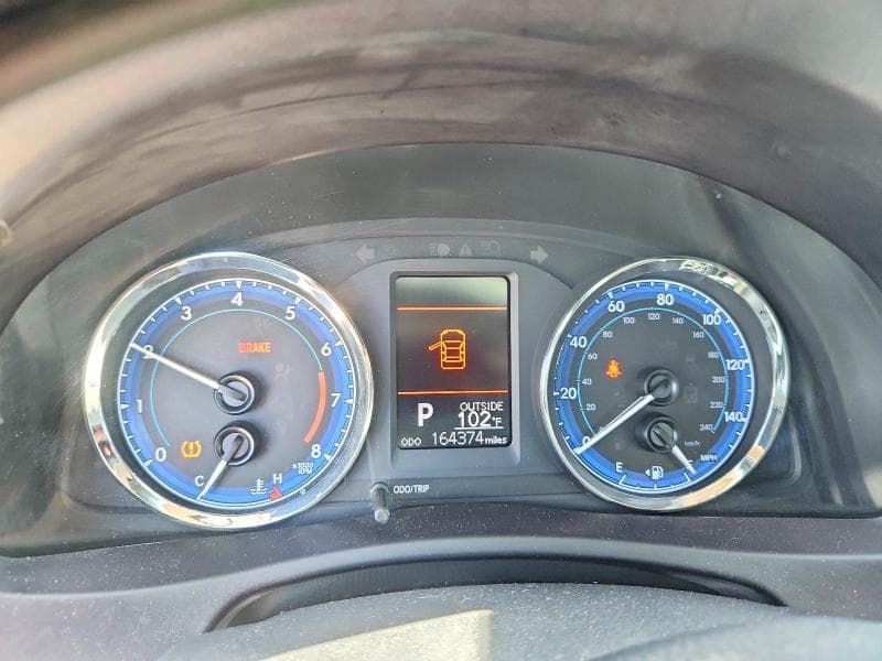 2018 TOYOTA COROLLA LE 9
