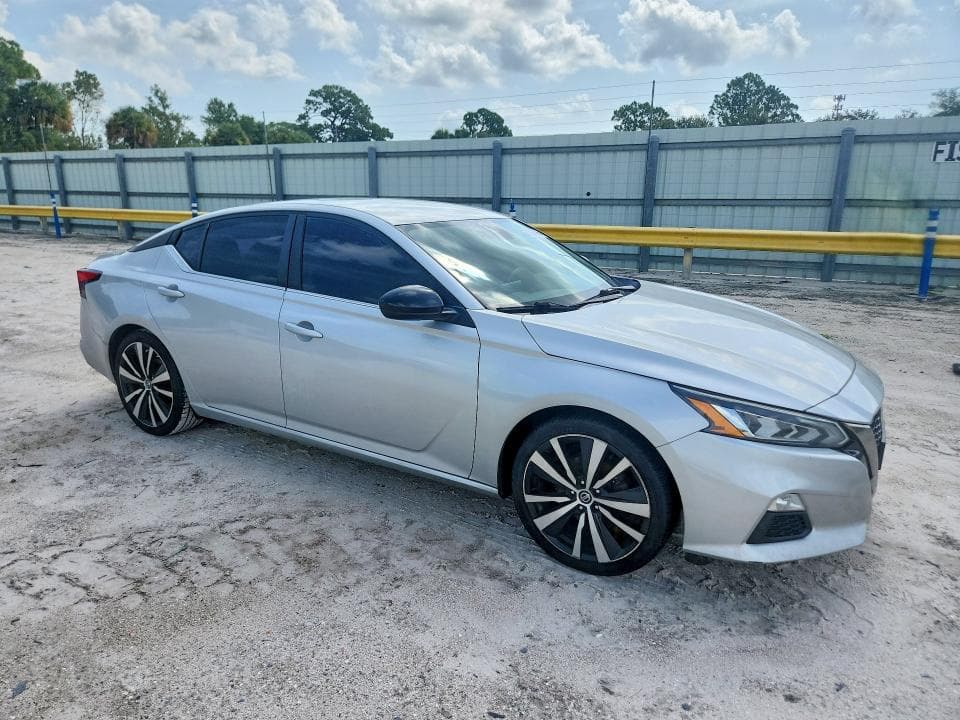 2020 NISSAN ALTIMA SR 4