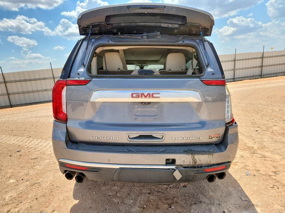 2021 GMC YUKON DENALI 6