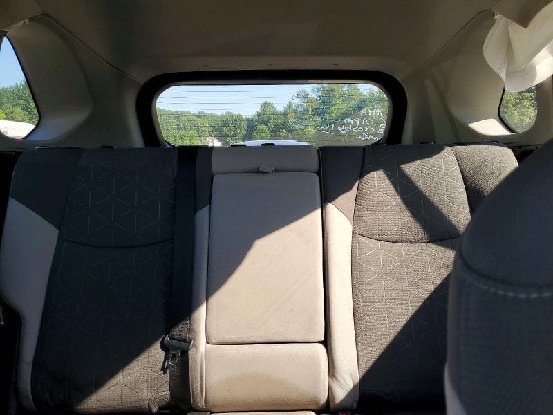 2021 TOYOTA RAV4 XLE 10