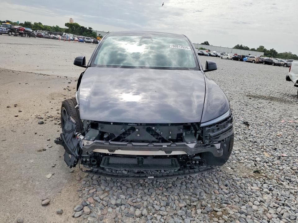 2026 TESLA MODEL Y 5