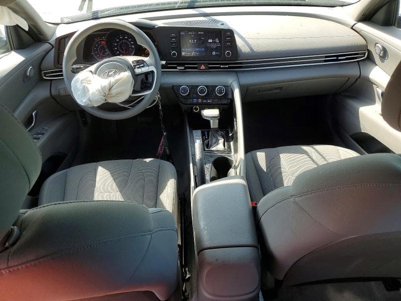 2022 HYUNDAI ELANTRA SE 8
