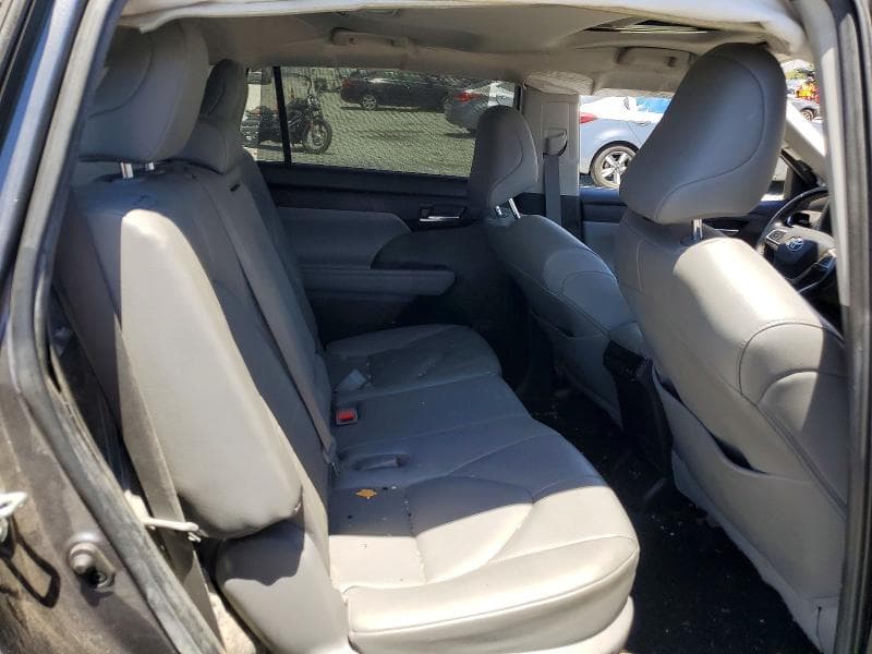 2023 TOYOTA HIGHLANDER HYBRID XLE 11