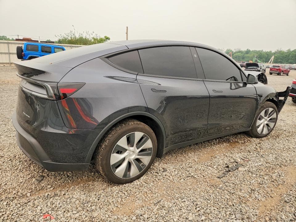 2026 TESLA MODEL Y 3